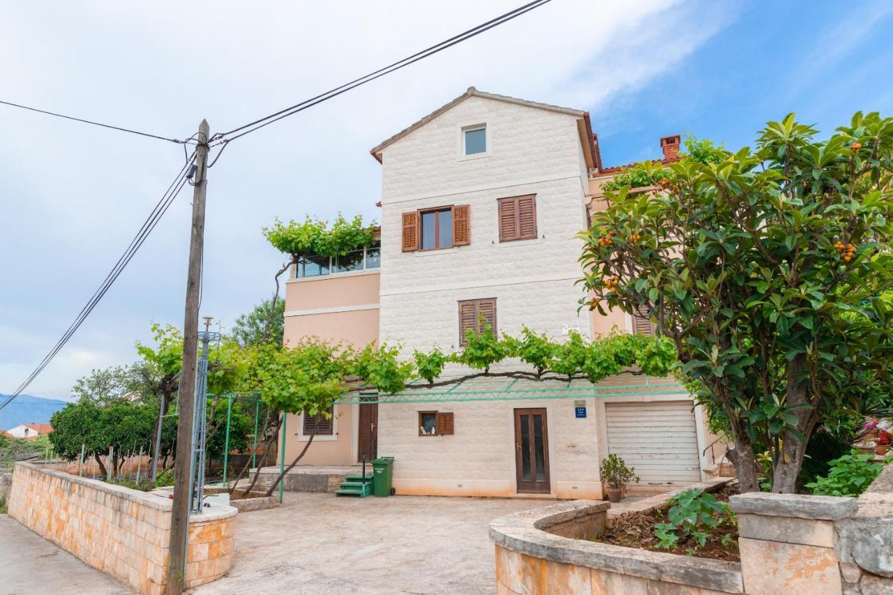 Bepa Appartement Supetar Buitenkant foto