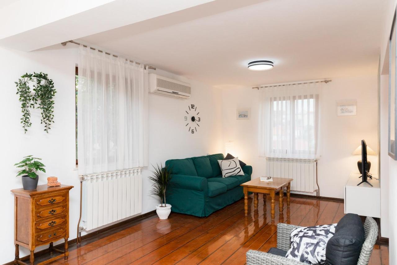 Bepa Appartement Supetar Buitenkant foto